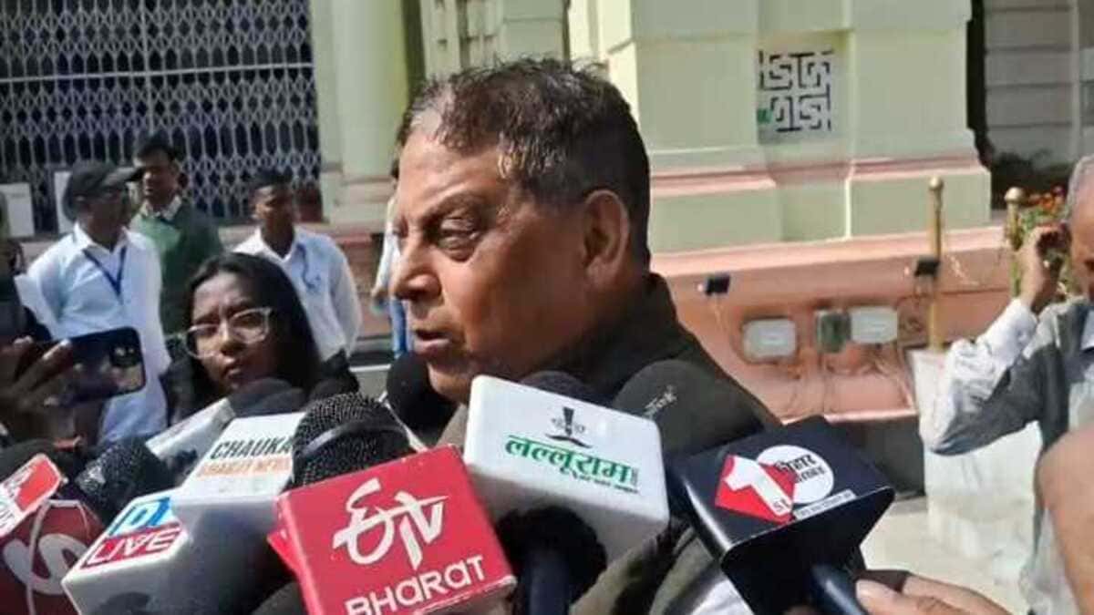 बिहार में जयचंद पर छिड़ा सियासी संग्राम, राबड़ी देवी के आरोपों पर जेडीयू का पलटवार, पप्पू यादव की गिरफ्तारी को बताया जायज