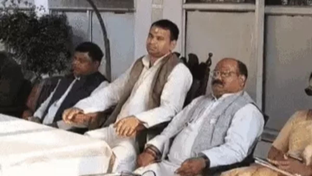 ​तेज प्रताप की आरजेडी से खुली बगावत, जयचंदों ने पिता को किया बर्बाद, अब पूरे बिहार में करेंगे पैदल मार्च