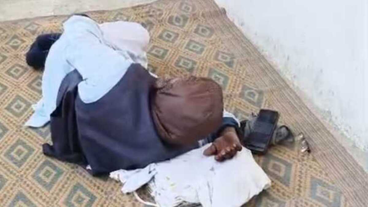 सहरसा में शिक्षा का बुरा हाल, बच्चों की छुट्टी कर स्कूल में सोते मिले गुरुजी, वीडियो वायरल