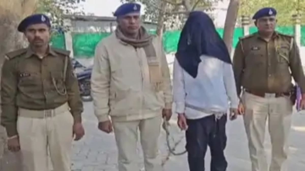 पटना में 32 लाख कैश के साथ दो युवक हिरासत में, आयकर विभाग को सौंपी जांच