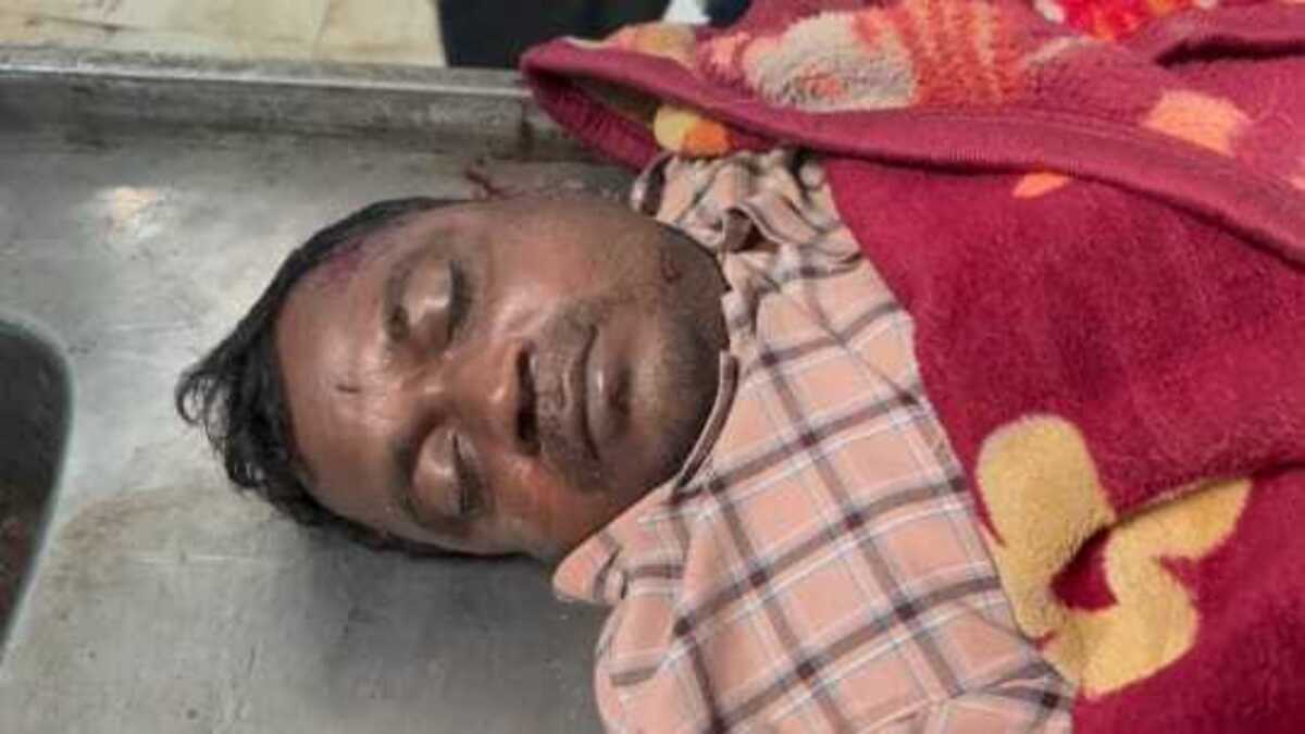 मोतिहारी में भीषण सड़क हादसा, सामने से आ रही गाड़ी को बचाने के चक्कर में उड़े स्कॉर्पियो के परखच्चे, तीन ग्रामीणों ने गंवाई जान