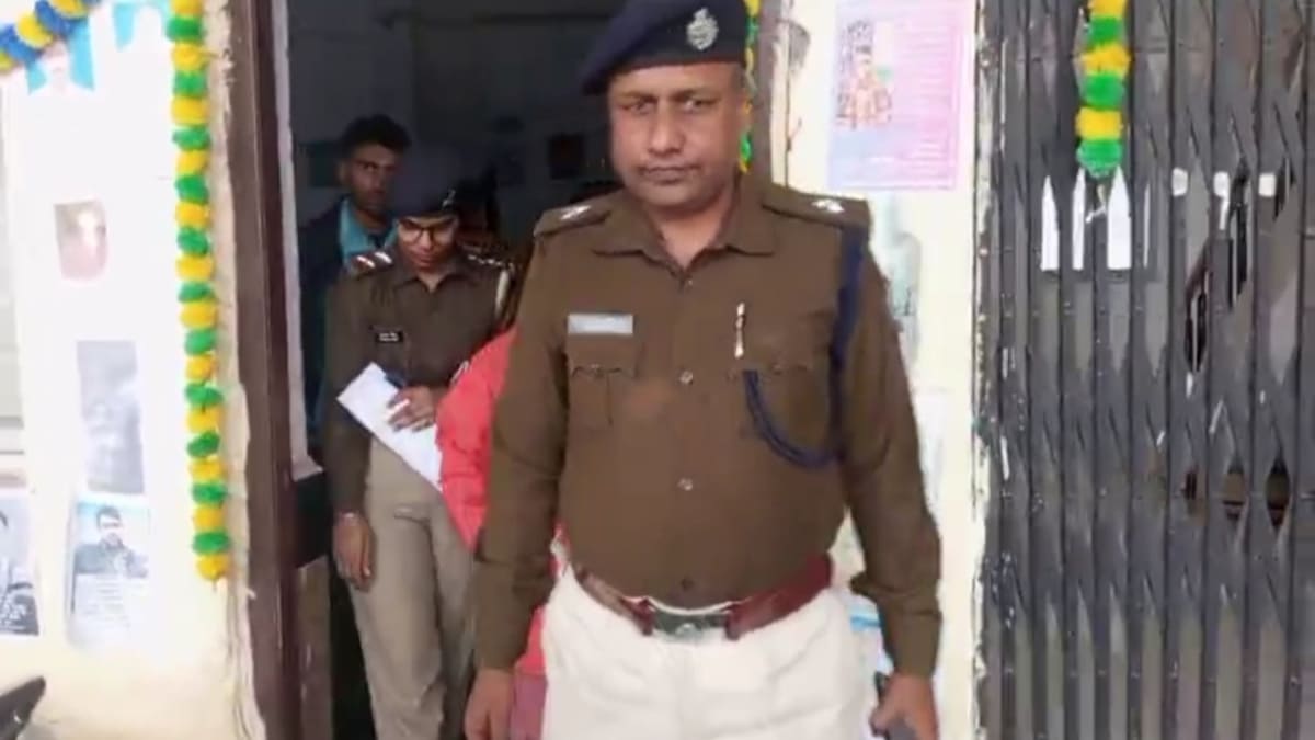 ​डांट से नाराज होकर घर से भागी छात्रा, मोतिहारी जीआरपी ने सुरक्षित बचाकर परिजनों को सौंपा