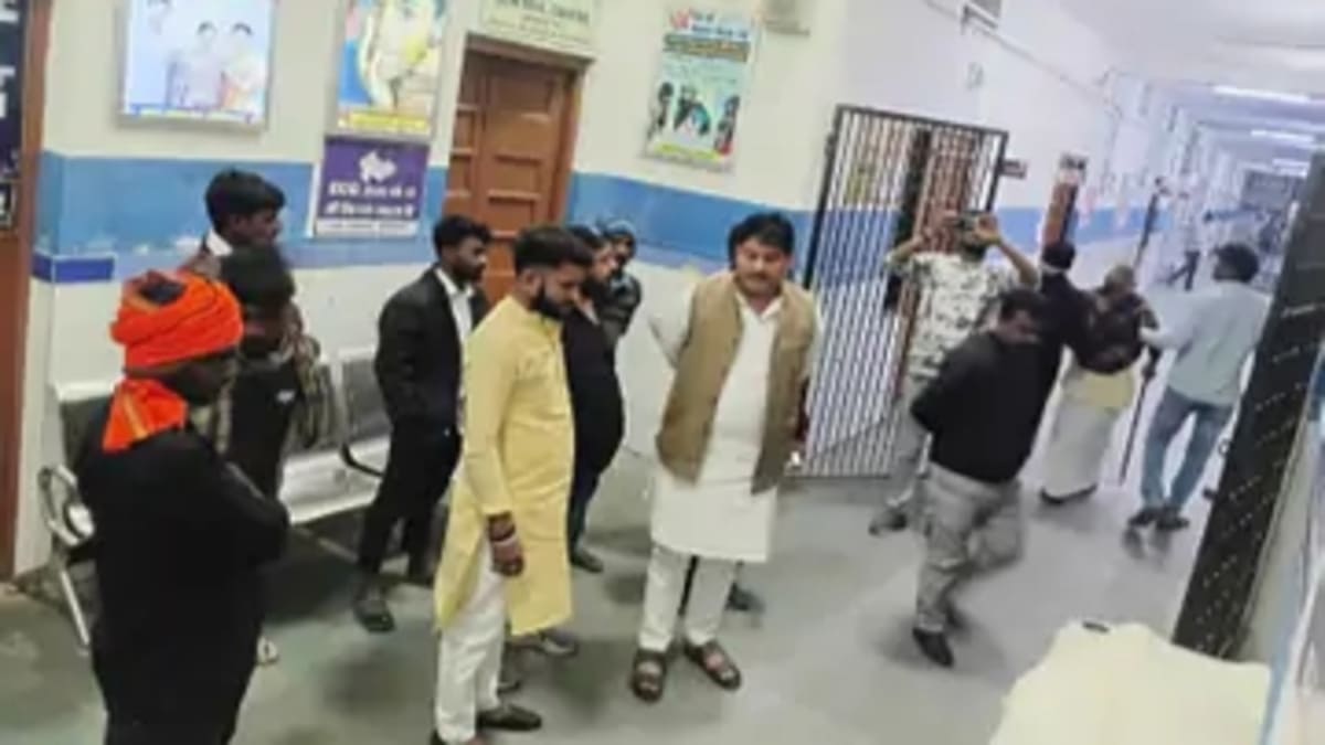 ​औरंगाबाद में तेज रफ्तार का कहर, टहलने निकले बुजुर्ग को बाइक ने कुचला, मौत से परिजनों में कोहराम