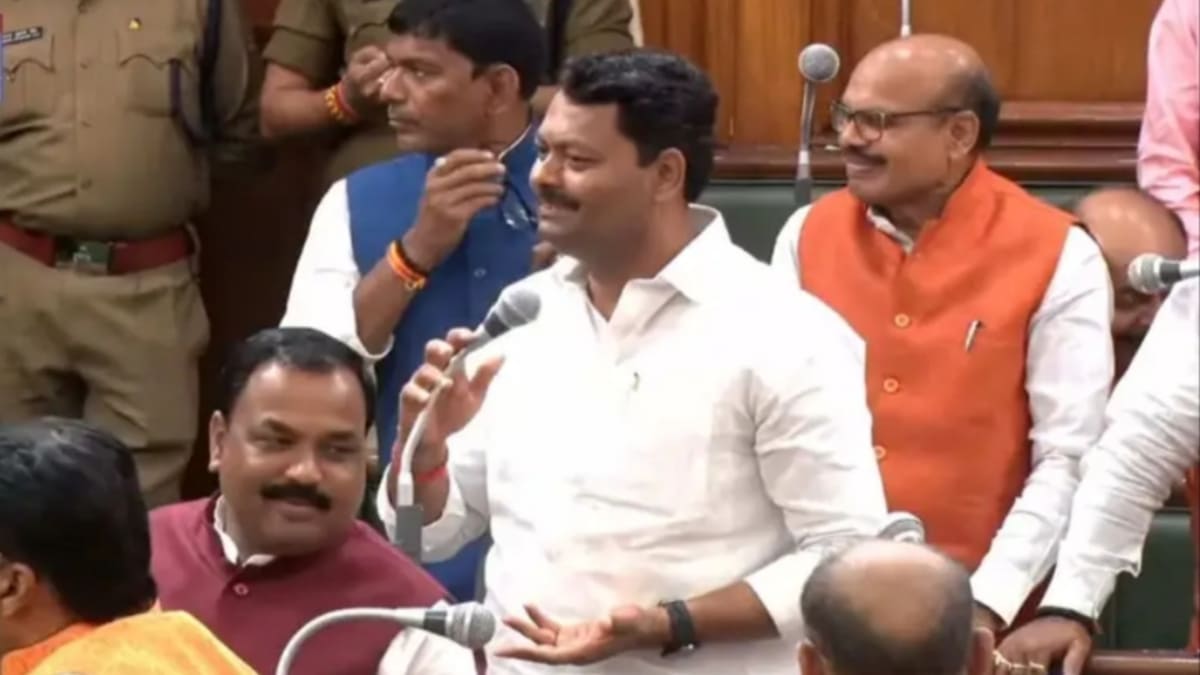 बीजेपी विधायक ने तेजप्रताप को दी लड़की होने की बधाई, नीतीश की सेहत पर JDU का पलटवार