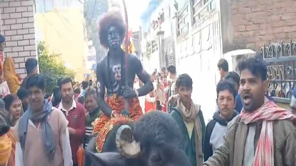 ​हाजीपुर में महाशिवरात्रि की धूम, बैलगाड़ी के सारथी बने केंद्रीय मंत्री नित्यानंद राय, निकाली भव्य शिव बारात