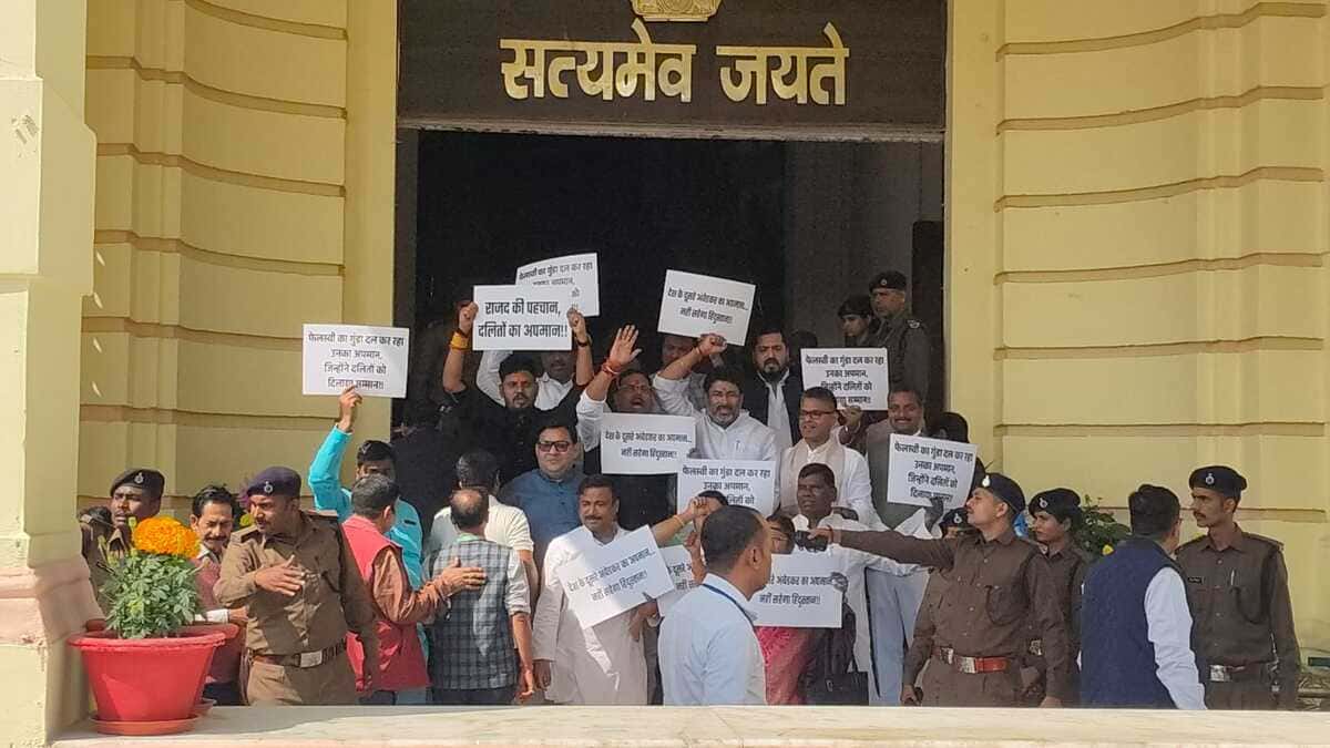 बिहार विधानसभा में ब्राह्मणवाद पर घमासान, माले विधायक के बयान पर बीजेपी का पलटवार, 15 दिन बाद सदन पहुंचे तेजस्वी