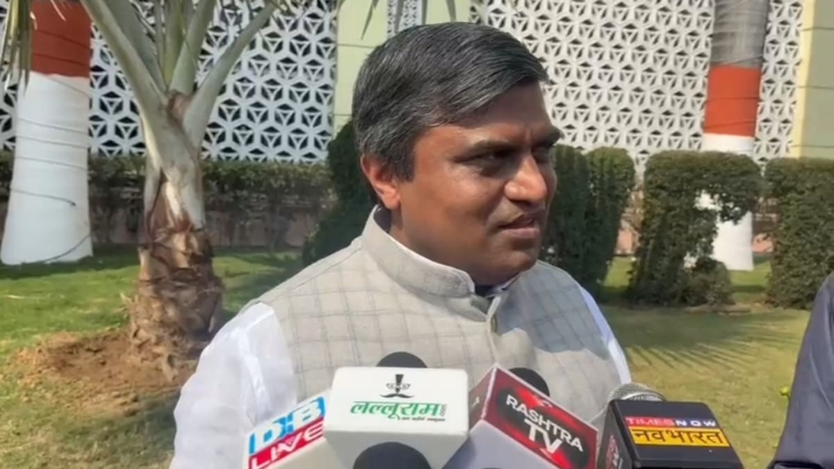 नीतीश सरकार की महिला उद्यमी योजना पर राजद का प्रहार, विधायक रणविजय साहू बोले- बिहार में पलायन और अपराध चरम पर, यह बस जुमलेबाजी है