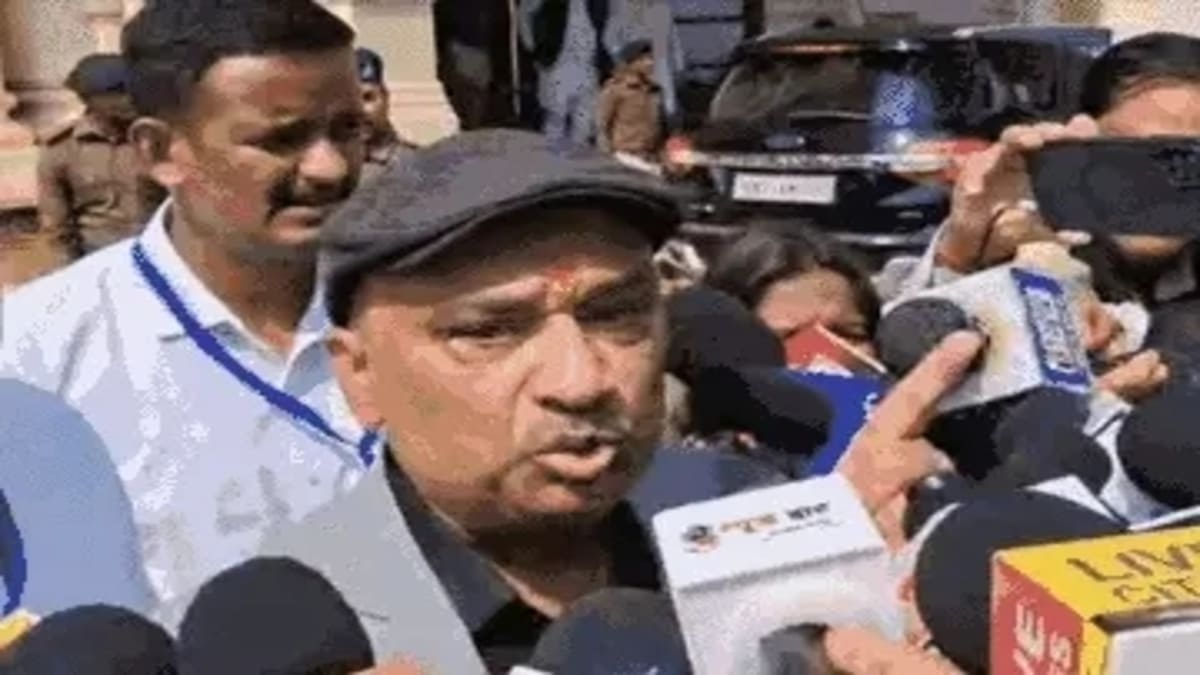 उड़ता पंजाब की राह पर बिहार? राजद MLC का बड़ा दावा- बिहार में शराबबंदी फेल, सत्ता के करीबियों को मिल रही छूट