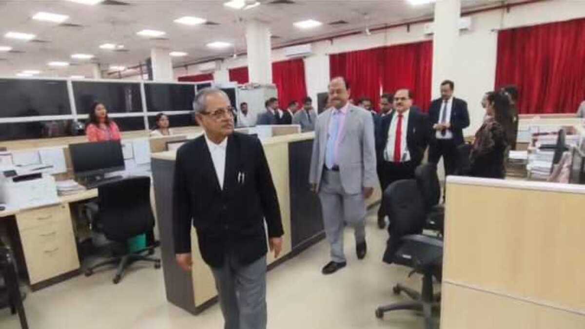 ​पटना हाई कोर्ट में न्याय के डिजिटल युग का आगाज, मुख्य न्यायाधीश संगम कुमार साहू ने किया अत्याधुनिक ई-फाइलिंग सेंटर का उद्घाटन