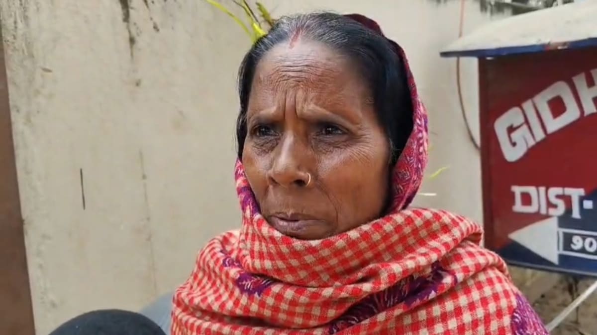 जमुई में दबंगों ने तोड़ी निर्माणाधीन बाउंड्री वॉल, पीड़ित महिला ने थाने में लगाई न्याय की गुहार