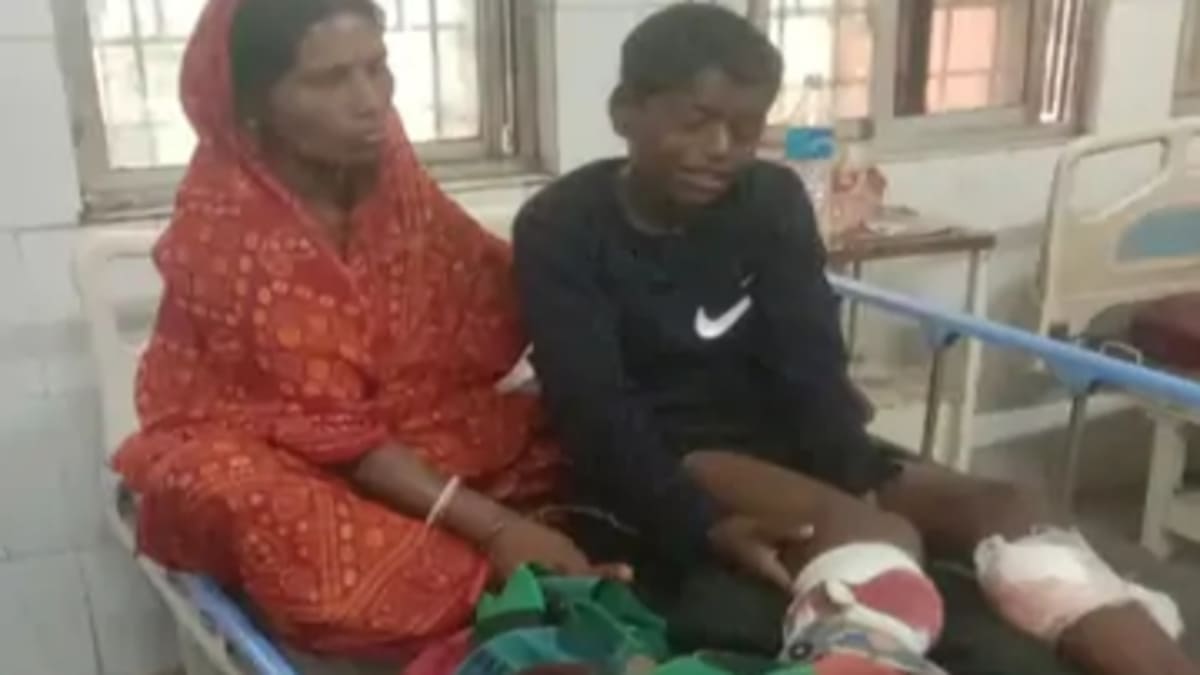 ​भागलपुर में शादी की खुशियां मातम में बदली, बारात देख रहे किशोर को मारी गोली, हालत गंभीर