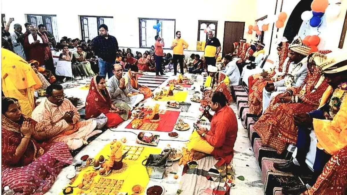 ​बेटियों के हाथ हुए पीले, दान-दहेज के साथ विदा हुईं 8 कन्याएं, जनप्रतिनिधियों ने दिया आशीर्वाद