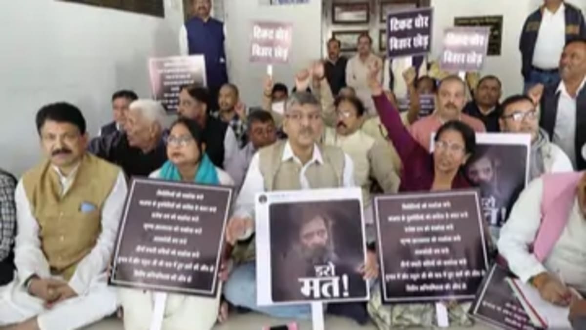 बिहार कांग्रेस में विद्रोह, निष्कासित नेताओं ने खड़गे को लिखा पत्र, प्रदेश इकाई की कार्यशैली पर उठाये सवाल