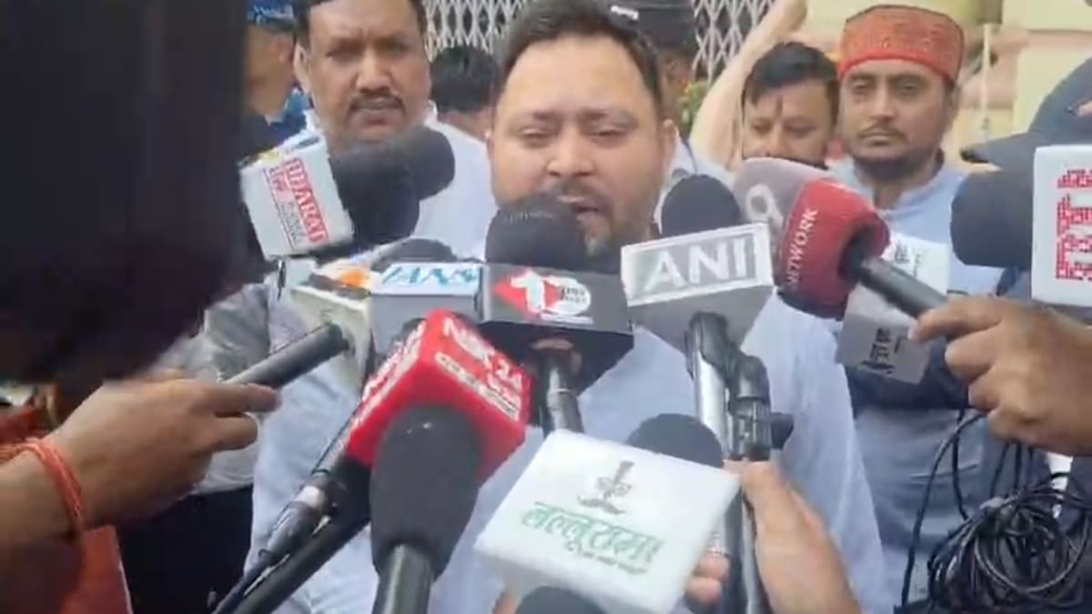 तेजस्वी यादव का बड़ा बयान, बोले- नीतीश कुमार हुए कमजोर, BJP को गृह विभाग देकर खुद को किया सरेंडर