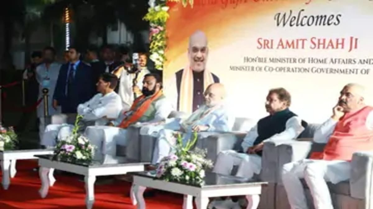 अमित शाह का सीमांचल मिशन, हनुमान मंदिर में टेका मत्था, अब अररिया में घुसपैठ और बॉर्डर सुरक्षा पर महामंथन