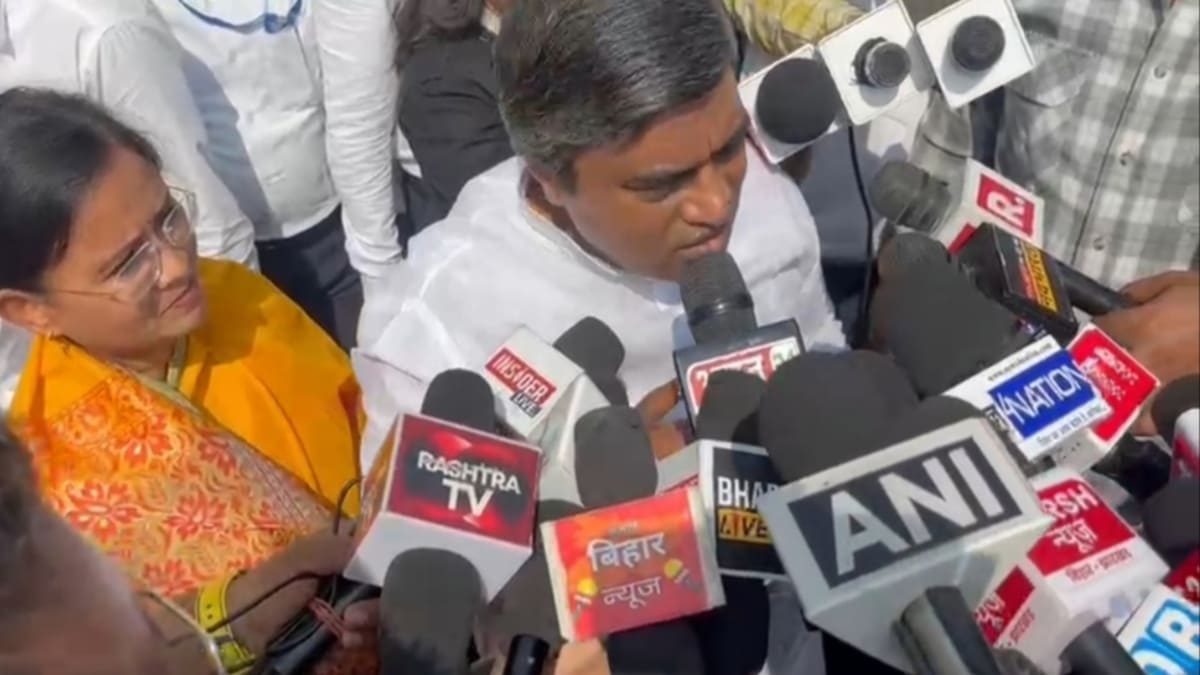 दलितों को उजाड़ना बंद करो, विधानसभा के बाहर विपक्ष का प्रदर्शन, सम्राट चौधरी और सरकार के खिलाफ जमकर नारेबाजी