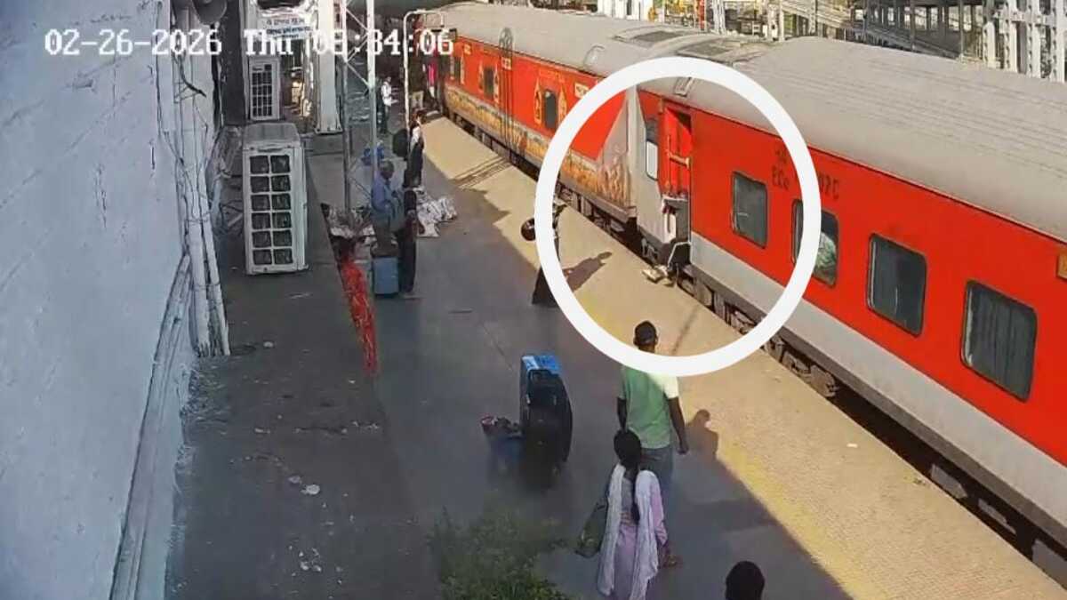 आरपीएफ की तत्परता से एक ट्रेन यात्री की बची जान, वीडियो फुटेज आया सामने