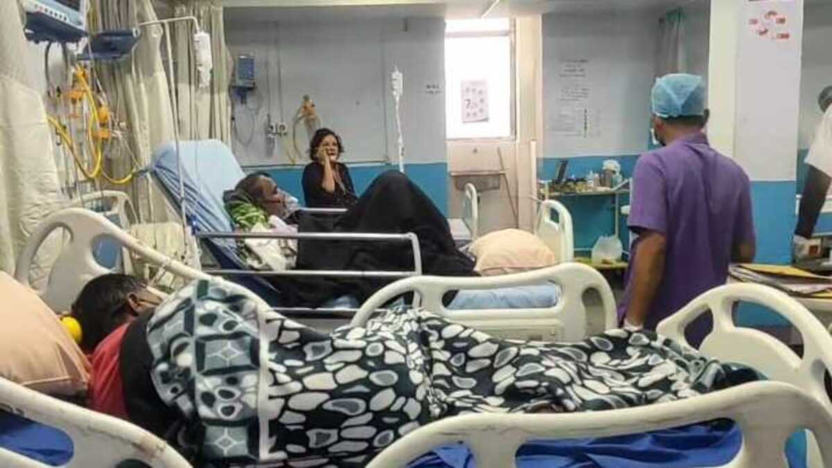 रोहतास में भीषण सड़क हादसा, वाराणसी से गया जा रहे तमिलनाडु के श्रद्धालुओं की ट्रैवलर ट्रक से टकराई, 1 की मौत, 19 घायल