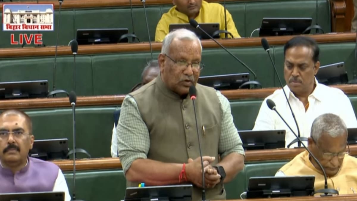 ​बिहार सत्र का आखिरी दिन, राजद MLC का बड़ा आरोप- शराब माफिया से पैसे लेती है बीजेपी, JDU को मिलता है करोड़ों का चंदा