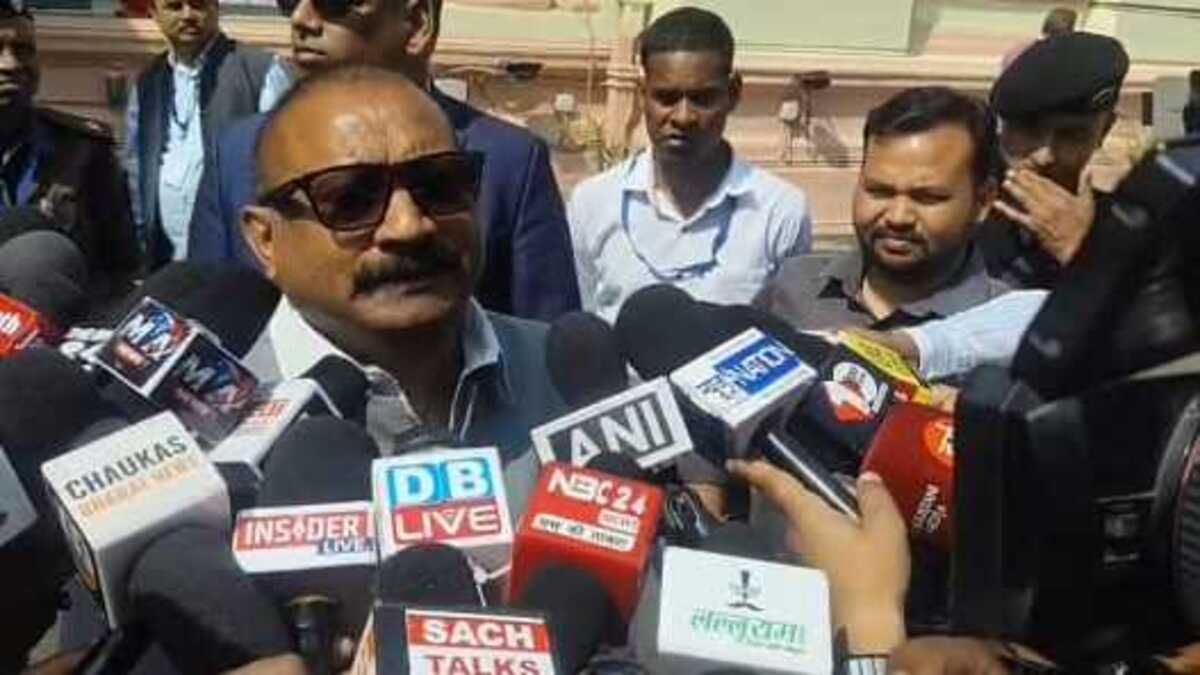 मंत्री अशोक चौधरी का विपक्ष पर हमला, कहा- शराबबंदी पर कोई समझौता नहीं, राजद ने शराब कंपनियों से लिया चंदा