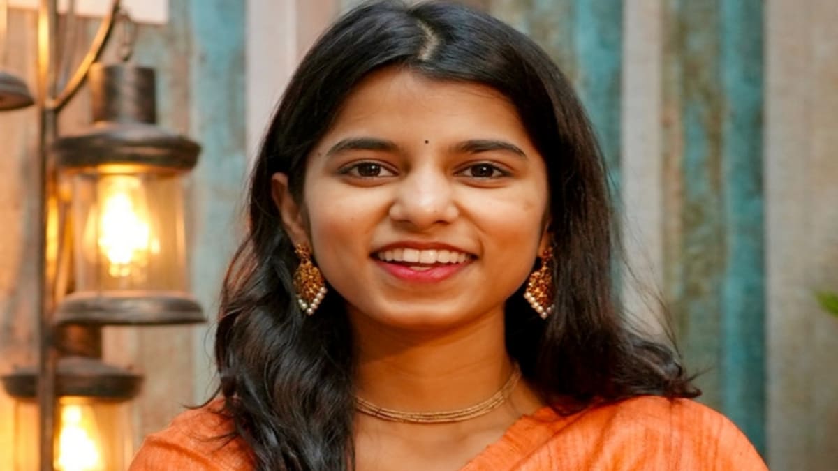 ​PUSU चुनाव: लोक गायिका मैथिली ठाकुर ने छात्रों से की वोट की अपील, ABVP के पक्ष में जारी किया वीडियो संदेश