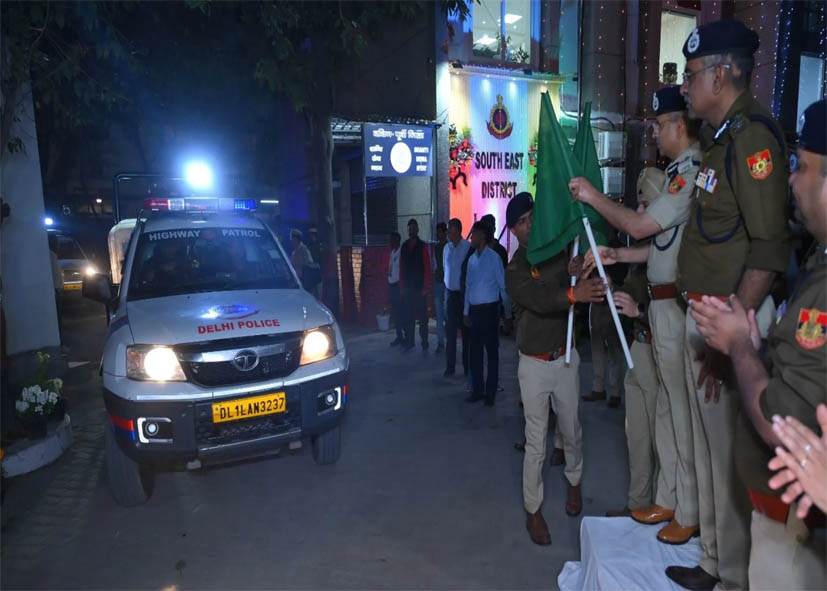 साउथ-ईस्ट दिल्ली में ‘TEJAS पेट्रोल’ की शुरुआत, AI-पावर्ड हाईवे पेट्रोल फ्लीट को हरी झंडी