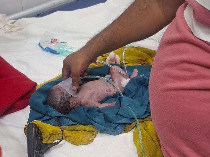 अनुगुल में खेल के मैदान के पास झाड़ी से मिला नवजात शिशु, इलाज जारी