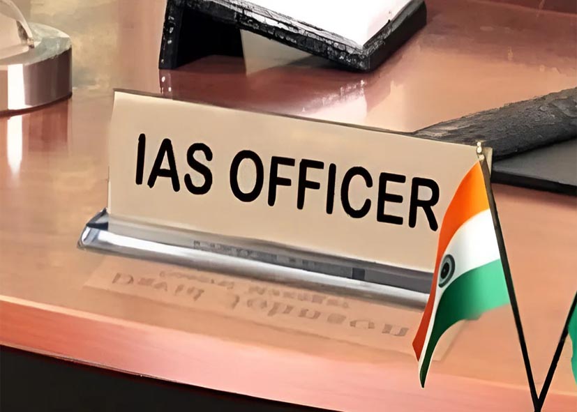 दिल्ली सरकार का बड़ा प्रशासनिक फेरबदल, 36 IAS समेत 72 वरिष्ठ अधिकारियों का तबादला