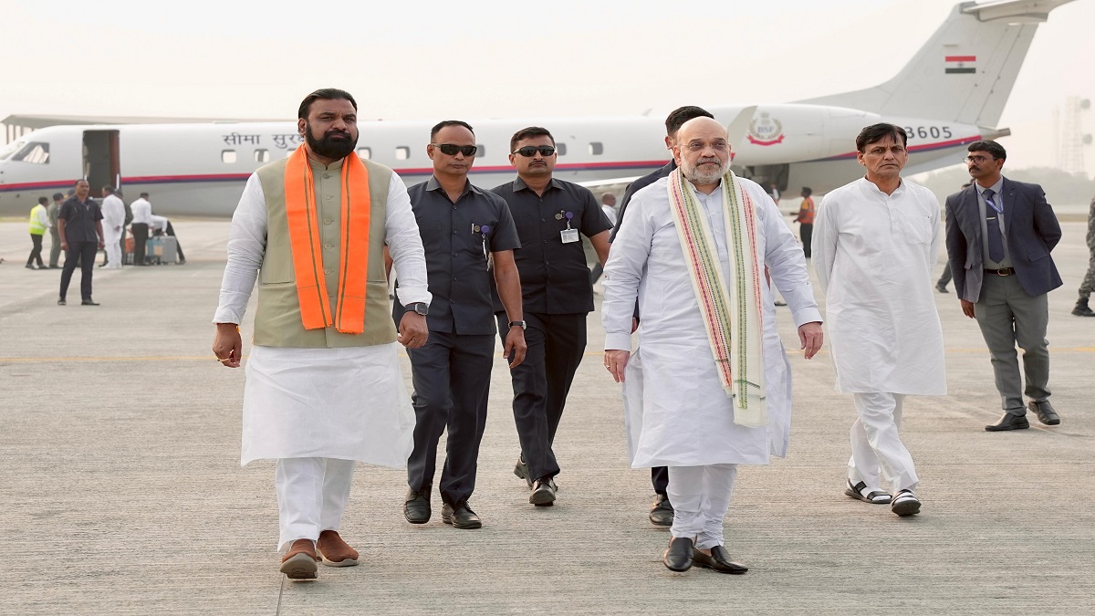तीन दिवसीय दौरे पर बिहार पहुंचे अमित शाह, पूर्णिया एयरपोर्ट पर बीजेपी नेताओं ने किया भव्य स्वागत, सीमांचल की सुरक्षा पर ‘चाणक्य’ की नजर