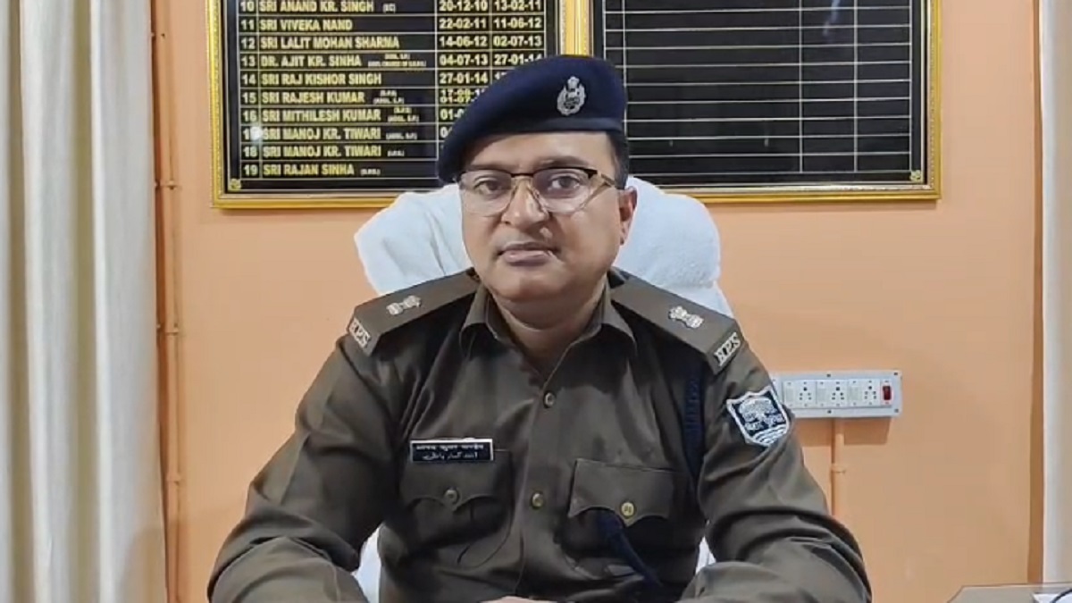 बेगूसराय पुलिस ने दो शातिर अपराधियों को किया गिरफ्तार, भारी मात्रा में हथियार भी बरामद