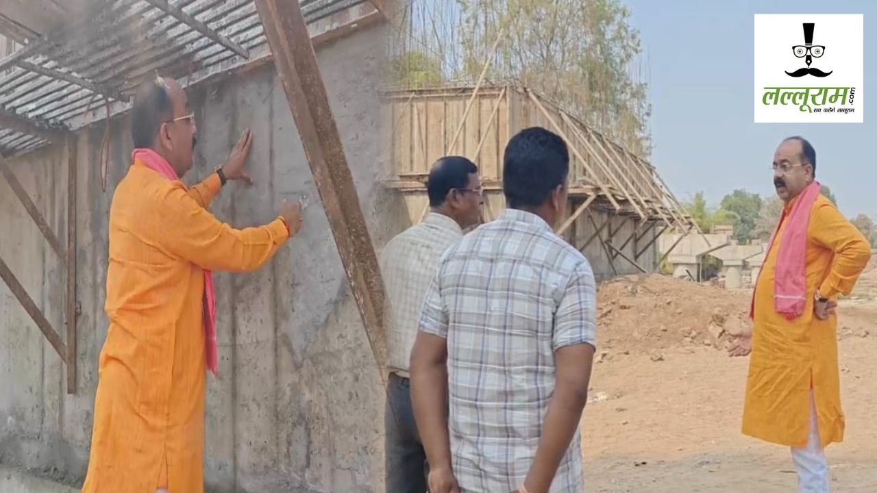 VIDEO : डिप्टी CM साव ने ऊंगली से उखाड़कर परखी निर्माण कार्य की गुणवत्ता, धीमी गति पर अफसरों को लगाई फटकार, कहा- नोटिस से कोई नहीं डरता, पेनल्टी भी लगाओ