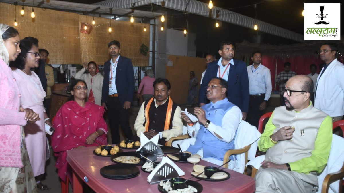 राज्यपाल डेका और CM साय ने काफिला रोककर देखी NH-30 के कार्य की प्रगति, अधिकारियों को गुणवत्ता पूर्ण निर्माण के दिए निर्देश