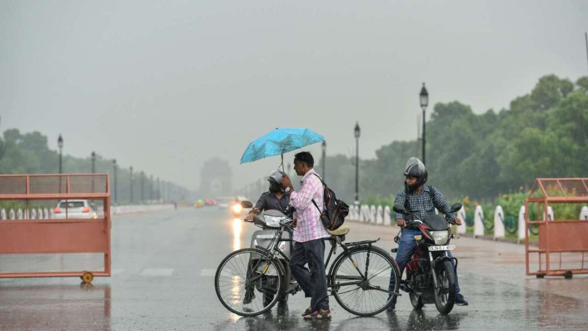 Delhi-NCR Weather: दिल्ली-एनसीआर में मौसम ने ली करवट, तेज हवाओं के साथ हुई बारिश, इधर जम्मू-हिमाचल में बर्फबारी का अलर्ट