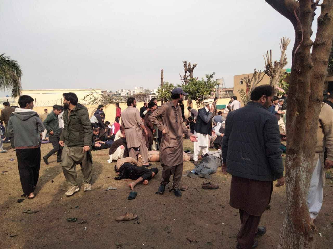 इस्लामाबाद में जुमे की नमाज के दौरान जबरदस्त धमाका, 5 लोगों की मौत ; पूरे शहर में इमरजेंसी लागू