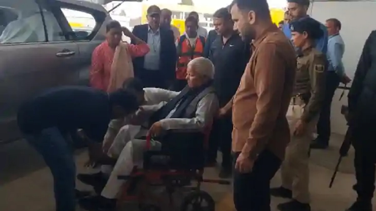 Bihar News: राबड़ी देवी के साथ अचानक दिल्ली के लिए रवाना हुए लालू यादव, सामने आई ये बड़ी वजह