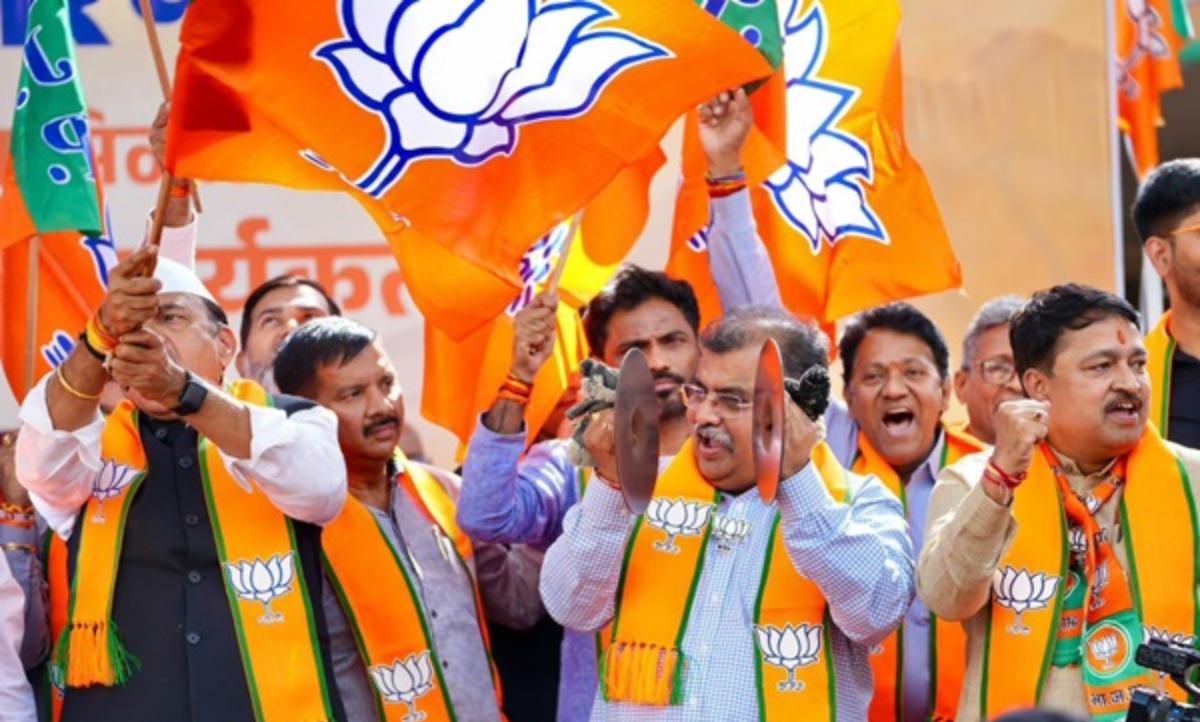 महाराष्ट्र बीजेपी बड़ा बदलाव, जानें किसे मिली कौन सी जिम्मेदारी, देखें पूरी लिस्ट