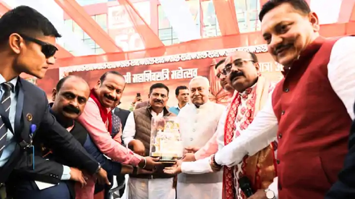 Mahashivratri 2026: महाशिवरात्रि पर खाजपुरा शिव मंदिर पहुंचे CM नीतीश, राज्य की सुख, शांति और समृद्धि के लिए की कामना