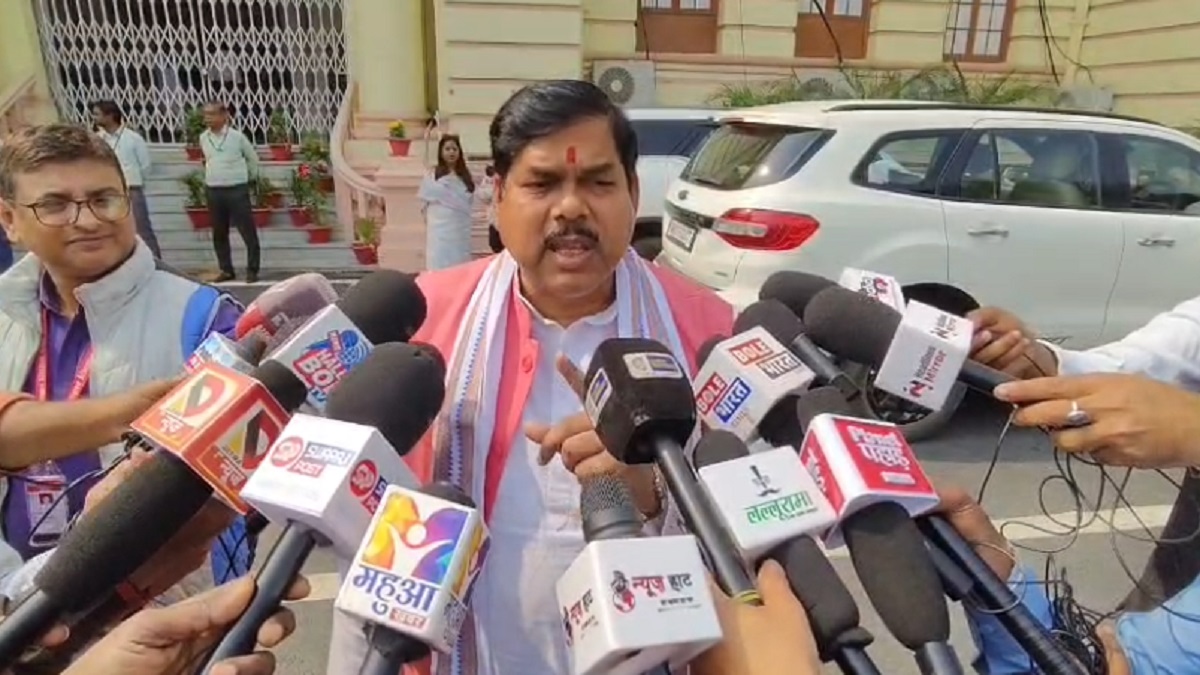 ‘मोदी जी के पास चला गया लालू यादव का जिन’, BJP विधायक मिथिलेश तिवारी का बड़ा बयान, ब्राह्मणवाद पर विपक्ष को घेरा