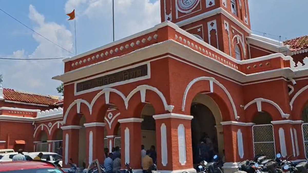 नई सफाई ठेका व्यवस्था पर विवादः कांग्रेस पार्षदों ने की ठेका कंपनी की शिकायत, दी आंदोलन की चेतावनी