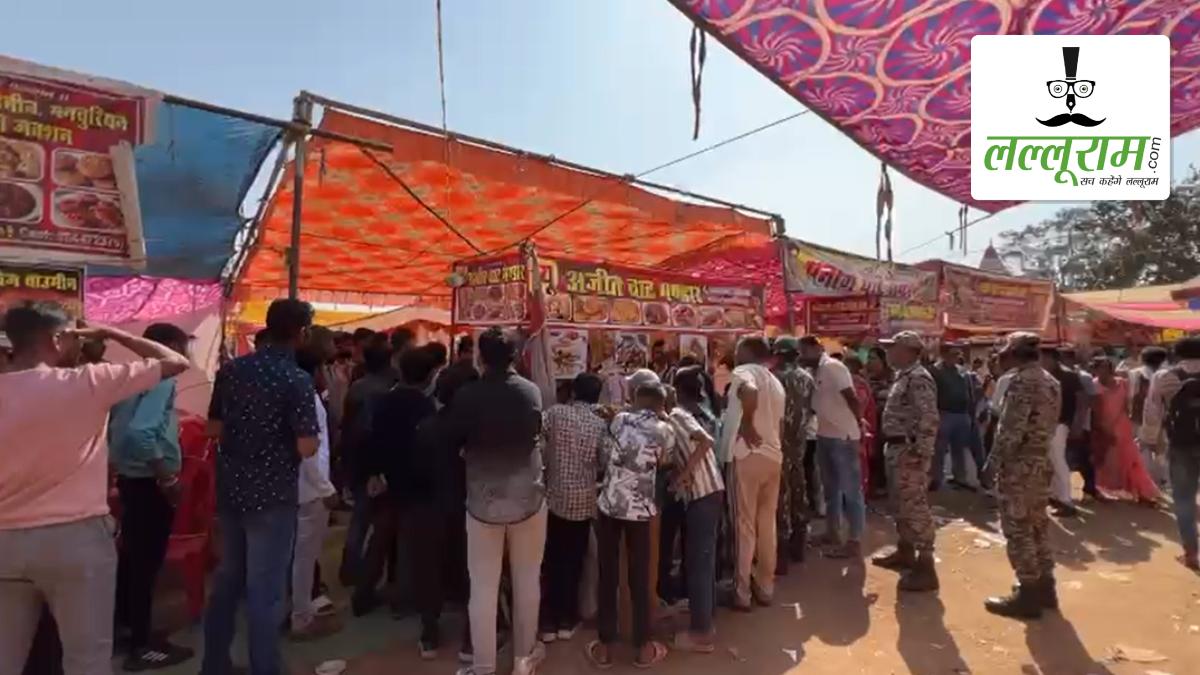 शिव मंदिर के सामने लगे मेले में गैर हिन्दुओं के दूकान लगाए जाने का विरोध: हिंदू संगठनों ने धार्मिक भावनाएं आहत करने का लगाया आरोप, पुलिस से की कार्रवाई की मांग