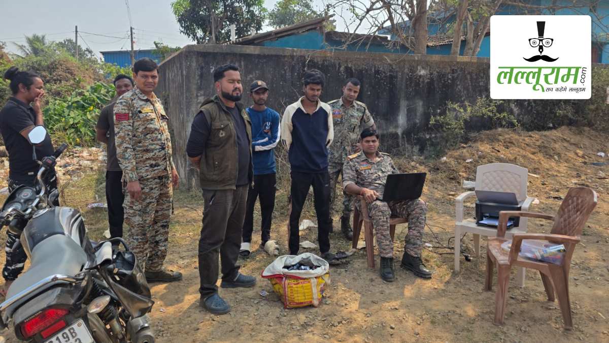 नशे के खिलाफ पुलिस को मिली बड़ी कामयाबी: भारी मात्रा में नशीली कफ सिरप के साथ युवक को किया गिरफ्तार, न्यायिक रिमांड में भेजा जेल