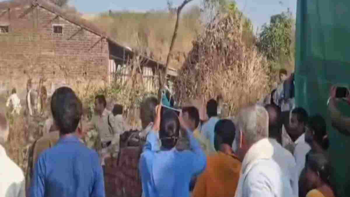 छिंदवाड़ा में अतिक्रमण हटाने गई राजस्व-पुलिस टीम पर हमला: ग्रामीणों ने किया पथराव, 12 पर केस दर्ज