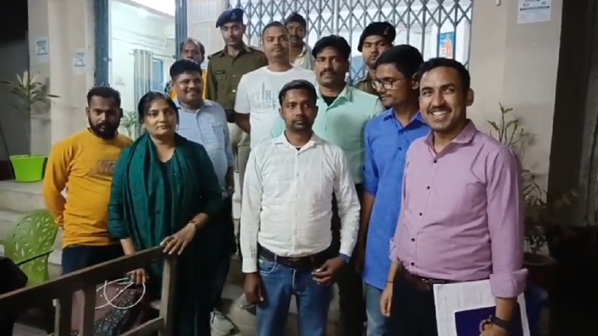 रोहतास में 12 हजार घूस लेते रंगे हाथ गिरफ्तार हुआ पंचायत सचिव, जल-नल योजना के भुगतान के बदले मांगी थी रिश्वत