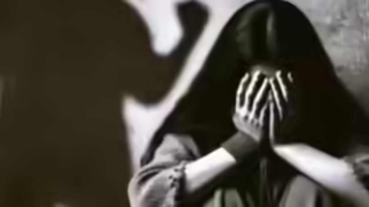 कैफे में महिला के साथ दुष्कर्म: साउंड तेज करवाकर पहले की अश्लील हरकतें, फिर केबिन में दिया वारदात को अंजाम 