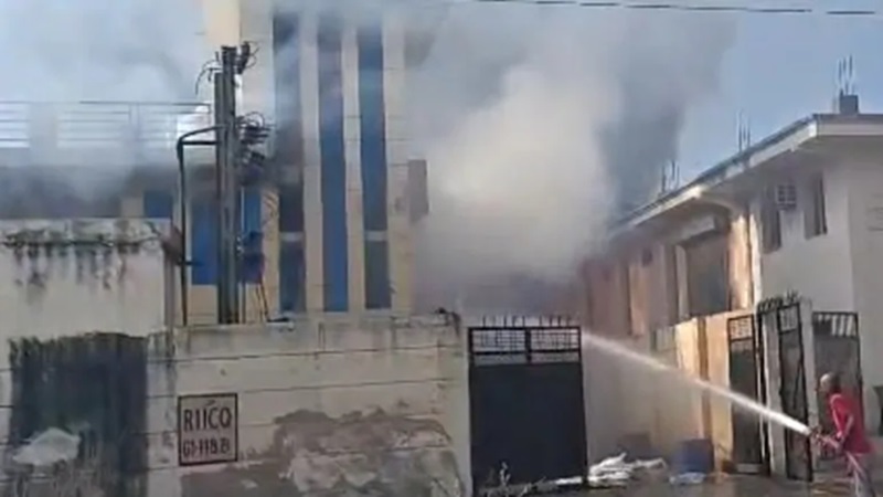 Bhiwadi Factory Fire News: भिवाड़ी ब्लास्ट का बड़ा एक्शन; IG ने DST टीम को किया भंग, थाना प्रभारी समेत 4 पुलिसकर्मी लाइन हाजिर