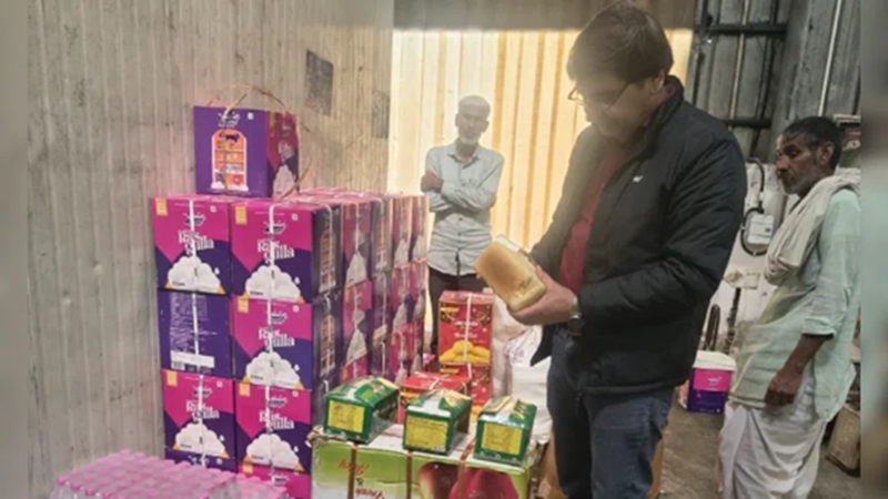 Rajasthan News: होली के जश्न में जहर घोलने की तैयारी! कोटपूतली में 810 किलो रसगुल्ले सीज, 100 किलो मिल्क केक नष्ट