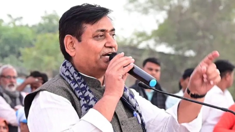 Rajasthan News: एक लोटा पानी ले आएं तो नाम बदल दूंगा, यमुना जल मुद्दे पर डोटासरा ने भजनलाल सरकार को दी खुली चुनौती