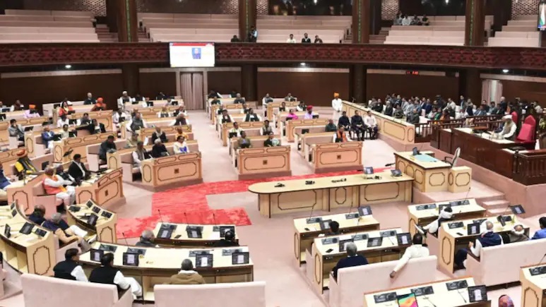 Rajasthan Assembly: अनुकंपा नियुक्ति नियमों में बड़ा बदलाव, 10 साल से कोमा में रह रहे जवान के परिवार को मिलेगी राहत