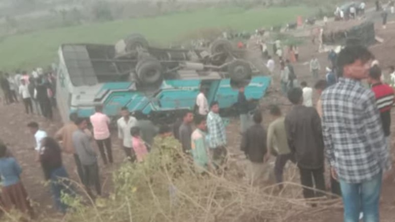 Rajasthan News: बारातियों से भरी बस पलटी, 3 की मौत, 40 से ज्यादा घायल
