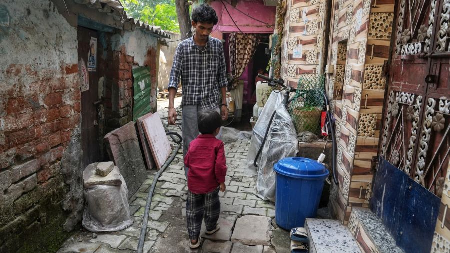 पीएम आवास के पास 3 झुग्गियां हटेंगी, 6 मार्च तक खाली करने का अल्टीमेटम; 717 परिवारों को किया जाएगा शिफ्ट